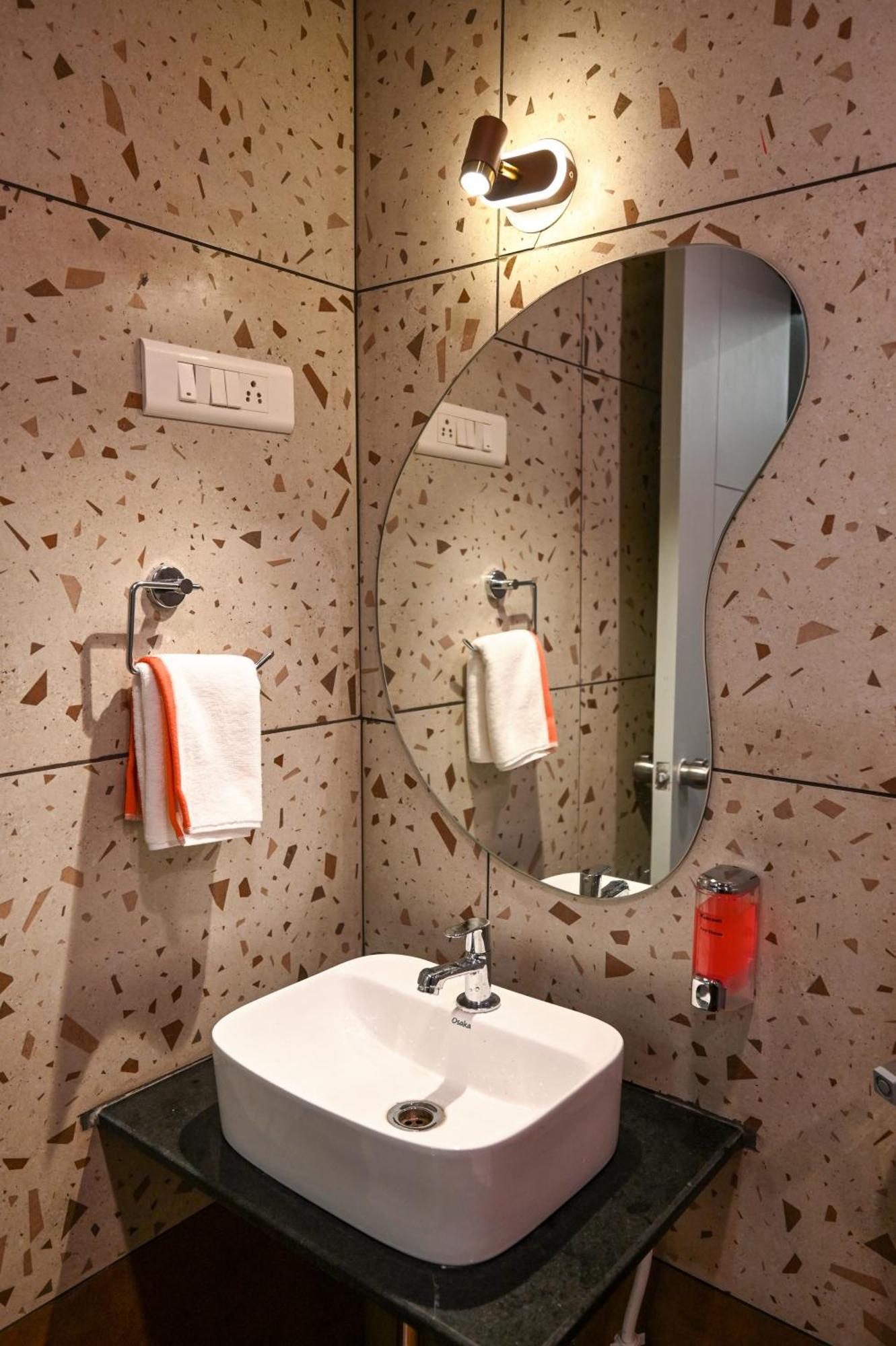 Hotel Miraya Inn - A Boutique Stay プネ エクステリア 写真